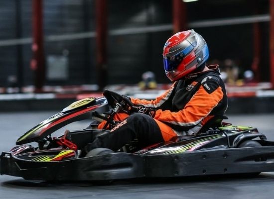 Karten in Bilzen bij Fastlane Karting Bilzen: geniet van een fantastische kart ervaring.